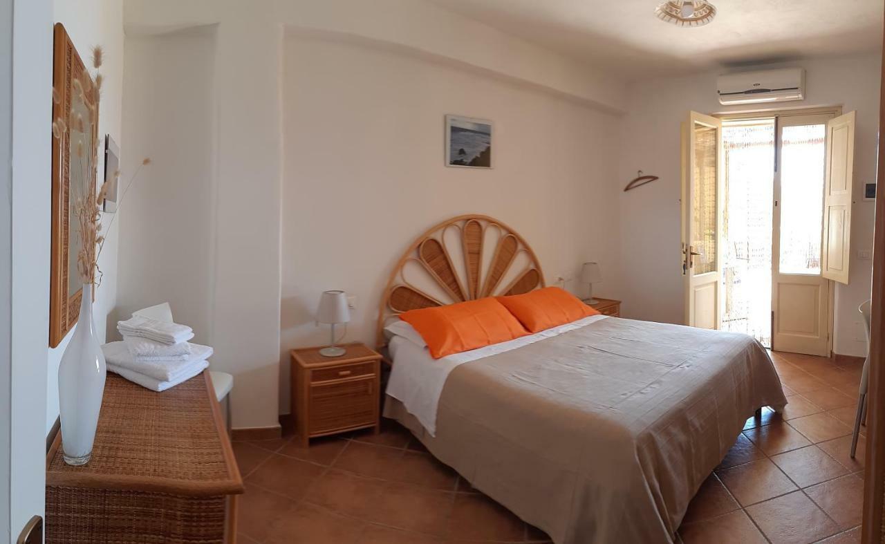 Albergo Seaside Leni ภายนอก รูปภาพ